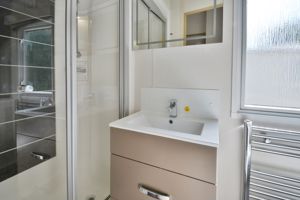 Shower room- click for photo gallery